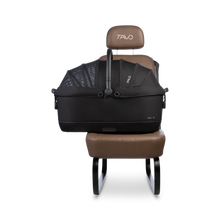 Lade das Bild in den Galerie-Viewer, Isofix Autositz & Transportbox Maeve™ iso7x-R von Tavo für Hunde bis 18 kg | GREENGUARD-Gold-Zertifizierung | Farbe: Onyx