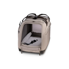 Lade das Bild in den Galerie-Viewer, Isofix Autositz & Transporttasche Hendrick von Tavo für Hunde & Katzen bis 20.4 kg | GREENGUARD-Gold-Zertifizierung | Farbe: Tawny