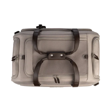 Lade das Bild in den Galerie-Viewer, Isofix Autositz & Transporttasche Hendrick von Tavo für Hunde & Katzen bis 20.4 kg | GREENGUARD-Gold-Zertifizierung | Farbe: Tawny