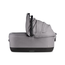 Lade das Bild in den Galerie-Viewer, Isofix Autositz & Transportbox Maeve™ iso7x-R von Tavo für Hunde bis 18 kg | GREENGUARD-Gold-Zertifizierung | Farbe: Merle