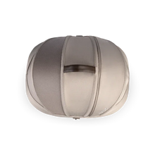 Lade das Bild in den Galerie-Viewer, Isofix Autositz & Transportbox Maeve™ iso5x Wind Tavo | Integriertes Belüftungssystem | für Hunde bis 13.6 kg | GREENGUARD-Gold-Zertifizierung | Tawny