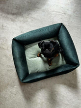 Lade das Bild in den Galerie-Viewer, Premium Hundebett Rexproduct | Recycelte Materialien & schadstofffrei | Dunkelgrün | 9 versch. Matratzenfarben