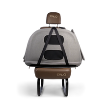 Lade das Bild in den Galerie-Viewer, Crashgetestete Isofix-Transportbox Auto Tavo Crispin für Hunde | 3 Größen bis 27.2 kg | Farbe: Merle