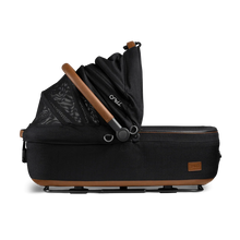 Lade das Bild in den Galerie-Viewer, Isofix Autositz & Transportbox Maeve™ Medium Rigid von Tavo für Hunde bis 13.6 kg | GREENGUARD-Gold-Zertifizierung | Farbe: Onyx