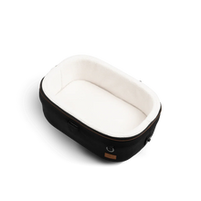 Lade das Bild in den Galerie-Viewer, Isofix Autositz & Transportbox Maeve™ Small Flex von Tavo für Hunde bis 12 kg | GREENGUARD-Gold-Zertifizierung | Farbe: Onyx