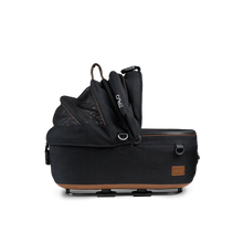 Lade das Bild in den Galerie-Viewer, Isofix Autositz & Transportbox Maeve™ Small Flex von Tavo für Hunde bis 12 kg | GREENGUARD-Gold-Zertifizierung | Farbe: Onyx