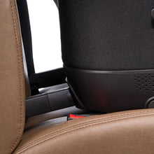 Lade das Bild in den Galerie-Viewer, Isofix Autositz & Transportbox Maeve™ iso5x von Tavo für Hunde bis 13.6 kg | GREENGUARD-Gold-Zertifizierung | Farbe: Merle