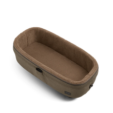 Lade das Bild in den Galerie-Viewer, Isofix Autositz & Transportbox Maeve™ Medium Rigid von Tavo für Hunde bis 13.6 kg | GREENGUARD-Gold-Zertifizierung | Farbe: Brindle