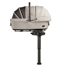 Lade das Bild in den Galerie-Viewer, Isofix Autositz & Transportbox Maeve™ Medium Rigid von Tavo für Hunde bis 13.6 kg | GREENGUARD-Gold-Zertifizierung | Farbe: Fawn