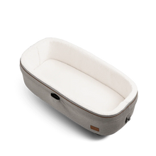 Lade das Bild in den Galerie-Viewer, Isofix Autositz & Transportbox Maeve™ Medium Rigid von Tavo für Hunde bis 13.6 kg | GREENGUARD-Gold-Zertifizierung | Farbe: Merle