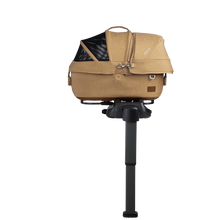 Lade das Bild in den Galerie-Viewer, Isofix Autositz & Transportbox Maeve™ Small Flex von Tavo für Hunde bis 12 kg | GREENGUARD-Gold-Zertifizierung | Farbe: Sable
