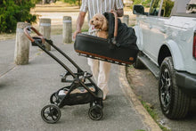 Lade das Bild in den Galerie-Viewer, Isofix Autositz & Transportbox Maeve™ Medium Rigid von Tavo für Hunde bis 13.6 kg | GREENGUARD-Gold-Zertifizierung | Farbe: Onyx