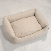 Lade das Bild in den Galerie-Viewer, BUDDY. Hundebett Le Fluff | Recycelte Materialien | ÖkoTex-zertifiziert | Beige