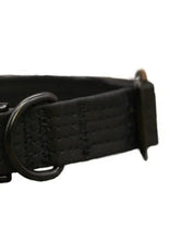 Lade das Bild in den Galerie-Viewer, Hundehalsband mit Dornschnalle | Korkleder | Umweltfreundlich | Robust & Vegan | Schwarz/Schwarz