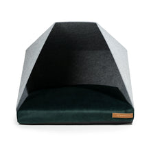 Lade das Bild in den Galerie-Viewer, Indoor Hundehütte "PetPocket" von Rexproduct | 100% recycelt | Hellgrau | Matratze aus 9 Farben wählbar Unisize S+S Softpet Dunkelgrün