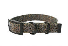 Lade das Bild in den Galerie-Viewer, Hundehalsband mit Dornschnalle | Korkleder | Umweltfreundlich | Robust & Vegan | Leo blau/schwarz