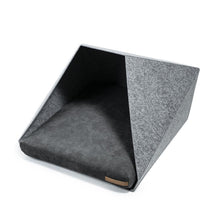 Lade das Bild in den Galerie-Viewer, Indoor Hundehütte "PetPocket" von Rexproduct | 100% recycelt | Hellgrau | Matratze aus 9 Farben wählbar Unisize S+S Softpet Dunkelgrau