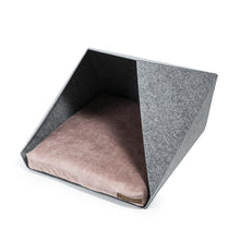 Lade das Bild in den Galerie-Viewer, Indoor Hundehütte "PetPocket" von Rexproduct | 100% recycelt | Hellgrau | Matratze aus 9 Farben wählbar Unisize S+S Softpet Rosa