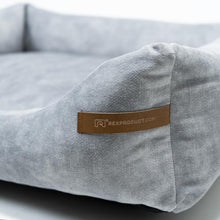 Lade das Bild in den Galerie-Viewer, Premium Hundebett Rexproduct | Recycelte Materialien & schadstofffrei | Hellgrau | 9 versch. Matratzenfarben