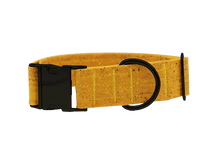 Lade das Bild in den Galerie-Viewer, Hundehalsband mit Klickverschluss | Korkleder | Umweltfreundlich | Robust & Vegan | Senf/Schwarz