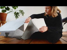 Laden und Abspielen von Videos im Galerie-Viewer, Indoor Hundehütte "PetPocket" von Rexproduct | 100% recycelt | Dunkelgrau | Matratze aus 9 Farben wählbar