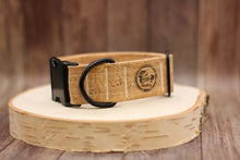 Lade das Bild in den Galerie-Viewer, Hundehalsband mit Klickverschluss | Korkleder | Umweltfreundlich | Robust & Vegan | Natur/Schwarz