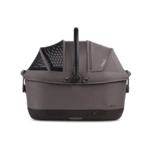 Lade das Bild in den Galerie-Viewer, Isofix Autositz &amp; Transportbox Maeve™ iso6x Wind Tavo | Integriertes Belüftungssystem | für Hunde bis 18 kg | GREENGUARD-Gold-Zertifizierung | Ashen
