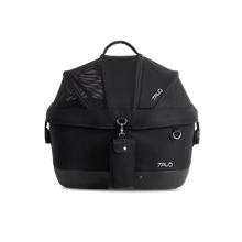 Lade das Bild in den Galerie-Viewer, Tavo Maeve iso5x Wind in Onyx, Seitenansicht mit außen befestigter Powerbank-Tasche
