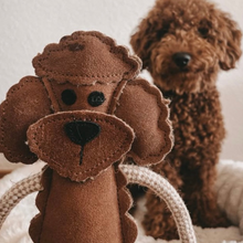 Lade das Bild in den Galerie-Viewer, Nachhaltiges Hundespielzeug &quot;Piet Pudel&quot; | Robust &amp; 100% schadstofffrei | Upcycling Leder &amp; natürliche Baumwolle
