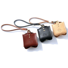 Lade das Bild in den Galerie-Viewer, Jaska Kotbeutelspender aus Leder BURY | Handarbeit Made in Germany | 3 Farben
