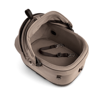 Lade das Bild in den Galerie-Viewer, Isofix Autositz &amp; Transportbox Maeve™ iso5x Wind Tavo | Integriertes Belüftungssystem | für Hunde bis 13.6 kg | GREENGUARD-Gold-Zertifizierung | Fawn
