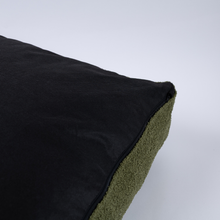 Lade das Bild in den Galerie-Viewer, Hundebett Teddy von Caruso - orthopädisch &amp; recycelt - Oeko-Tex® Standard - 3 Farben &amp; Größen
