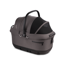 Lade das Bild in den Galerie-Viewer, Isofix Autositz &amp; Transportbox Maeve™ iso6x Wind Tavo | Integriertes Belüftungssystem | für Hunde bis 18 kg | GREENGUARD-Gold-Zertifizierung | Ashen
