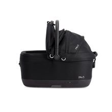 Lade das Bild in den Galerie-Viewer, Isofix Autositz Transportbox Maeve™ iso6x Wind Onyx von TAVO für Katzen &amp; kleine Hunde bis 18 kg - mit integriertem Belüftungssystem - schwarz
