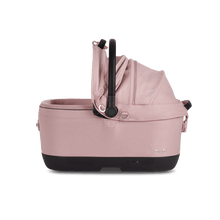 Lade das Bild in den Galerie-Viewer, Tavo Isofix Autositz &amp; Transportbox Maeve™ iso6x Wind Sakura (rosa) für Katzen &amp; kleine Hunde bis 18 kg - mit integriertem Belüftungssystem | offen
