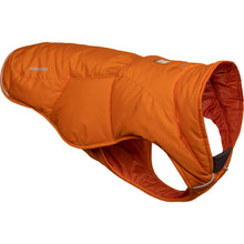 Lade das Bild in den Galerie-Viewer, Quinzee™ JACKET Wintermantel von Ruffwear |  Wärmend &amp; wasserabweisend | Enthält recyceltes Polyester | Campfire Orange
