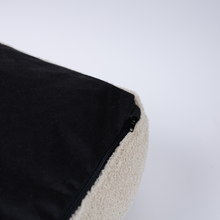 Lade das Bild in den Galerie-Viewer, Hundebett Teddy von Caruso - orthopädisch &amp; recycelt - Oeko-Tex® Standard - 3 Farben &amp; Größen
