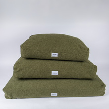 Lade das Bild in den Galerie-Viewer, Hundebett Teddy von Caruso - orthopädisch &amp; recycelt - Oeko-Tex® Standard - 3 Farben &amp; Größen | Fräulein Plath

