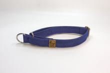 Lade das Bild in den Galerie-Viewer, Zugstopp Halsband | Korkleder | Umweltfreundlich | Robust &amp; Vegan | Denim | Beschläge wählbar
