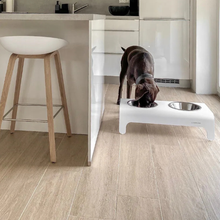 Lade das Bild in den Galerie-Viewer, LABBVENN RICO Futterstation für Hunde | Edelstahlnäpfe | 3 Größen | Weiß - Hundenapf
