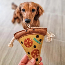 Lade das Bild in den Galerie-Viewer, Öko-Hundespielzeug &quot;Pepe La Pizza&quot; | Upcycling Wildleder | 100% ungiftig &amp; biologisch abbaubar
