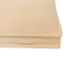 Lade das Bild in den Galerie-Viewer, Nachhaltige Hundematratze "Wilma" von Lill´s | GOTS-zertifiziertes Hundebett | Sand - Fräulein Plath
