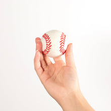 Lade das Bild in den Galerie-Viewer, BUDDY. Hunde-Baseball aus Schafwolle - ideal für Welpen und Senioren | Fräulein Plath
