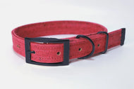Hundehalsband mit Dornschnalle | Korkleder | Umweltfreundlich | Robust & Vegan | Pink/schwarz | Fräulein Plath
