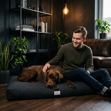 Lade das Bild in den Galerie-Viewer, Hundebett Clean von Caruso - orthopädisch &amp; recycelt - Oeko-Tex® Standard - 2 Farben - schwarz
