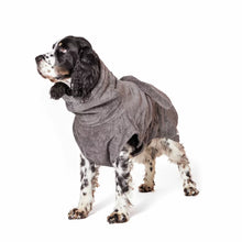 Lade das Bild in den Galerie-Viewer, Öko-Hundebademantel | 100% Bio-Baumwolle | Weich &amp; saugstark | Stone Grey
