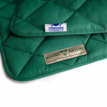Lade das Bild in den Galerie-Viewer, Öko Hundedecke Davos HOUND&amp;NATURE | Wasserfest &amp; recycelte Materialien | Oeko-Tex® Standard 100 | Grün
