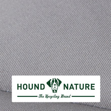 Lade das Bild in den Galerie-Viewer, Öko Hundedecke Davos HOUND&amp;NATURE | Wasserfest &amp; recycelte Materialien | Oeko-Tex® Standard 100  | Hellgrau
