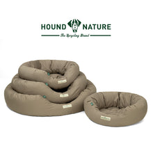 Lade das Bild in den Galerie-Viewer, Rundes Öko-Hundebett St.Moritz von HOUND&amp;NATURE | Recycelte Materialien | Oeko-Tex® Standard 100  | Taupe
