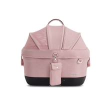 Lade das Bild in den Galerie-Viewer, Isofix Autositz &amp; Transportbox Maeve™ iso5x Wind Tavo | Integriertes Belüftungssystem | für Hunde bis 13.6 kg | GREENGUARD-Gold-Zertifizierung | Sakura | rosa
